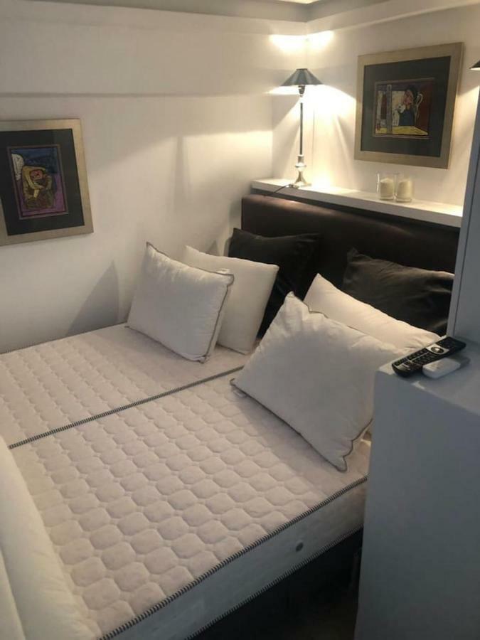 Anemomilos Jacuzzi Suite Corfu  Exterior foto